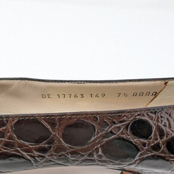 Salvatore Ferragamo Heels Brown Croc Embossed Leather 7.5 AAAA Low Block Heel - Picture 10 of 12